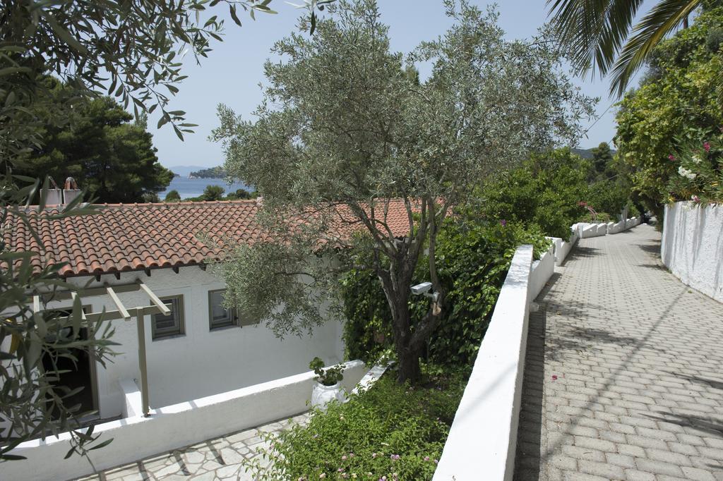 Skiathos Holidays Suites & Villas Vromolimnos Esterno foto